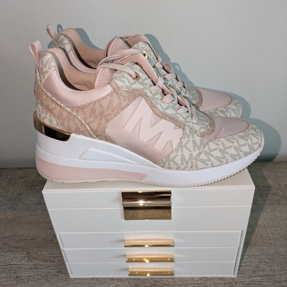 Michael Kors Crista Trainer Tech Canvas Lace Up Sneakers Powder Blush - Picture 1 of 7